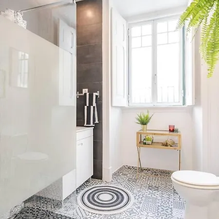 Graca 3br With Terrace By Host For Us Lisbona