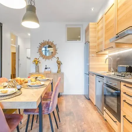 Graca 3br With Terrace By Host For Us