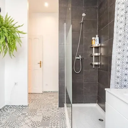 Graca 3br With Terrace By Host For Us Lägenhet